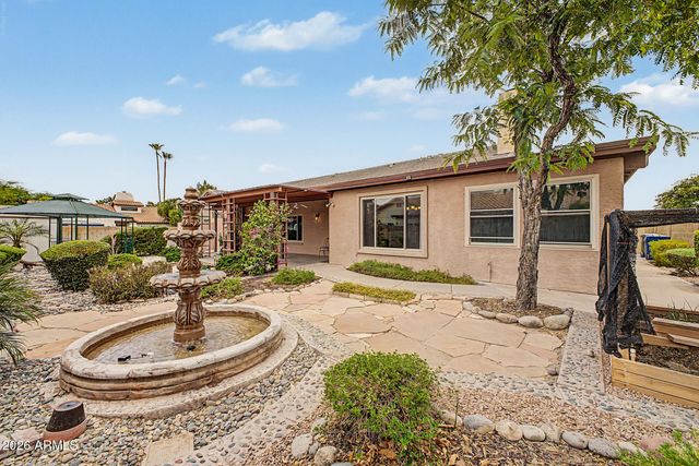 911 E SECRETARIAT Drive, Tempe, AZ 85284