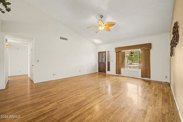 911 E SECRETARIAT Drive, Tempe, AZ 85284