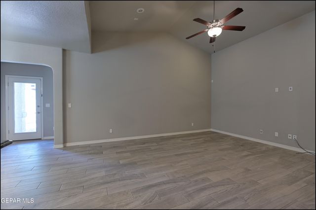 13677 Lartington Street, El Paso, TX 79928