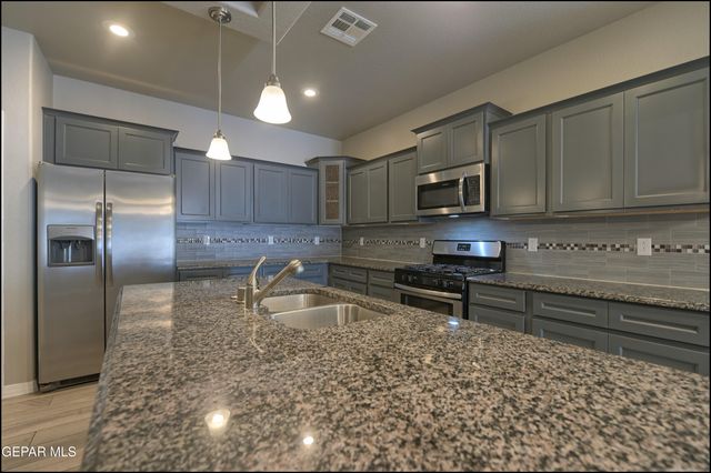 13677 Lartington Street, El Paso, TX 79928