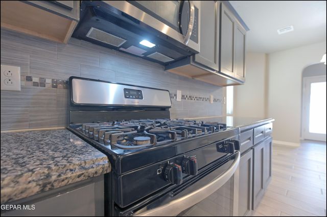 13677 Lartington Street, El Paso, TX 79928