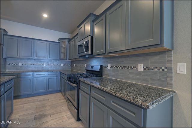 13677 Lartington Street, El Paso, TX 79928