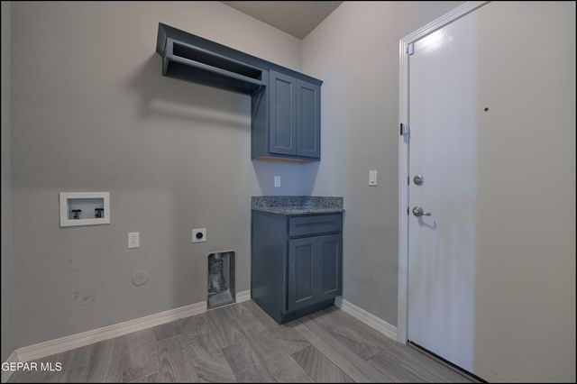 13677 Lartington Street, El Paso, TX 79928