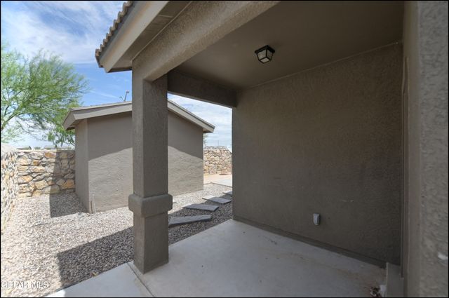 13677 Lartington Street, El Paso, TX 79928