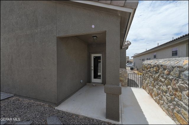 13677 Lartington Street, El Paso, TX 79928