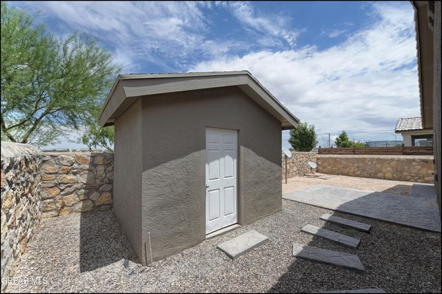 13677 Lartington Street, El Paso, TX 79928