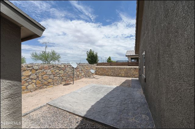 13677 Lartington Street, El Paso, TX 79928