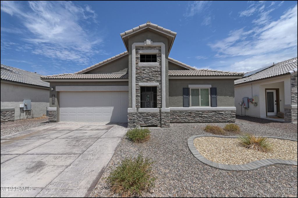 13677 Lartington Street, El Paso, TX 79928