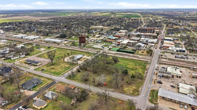 212 E Walnut Street, Celina, TX 75009