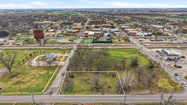 212 E Walnut Street, Celina, TX 75009