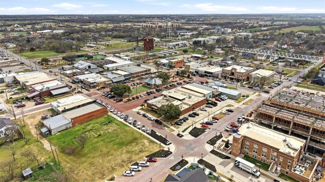 212 E Walnut Street, Celina, TX 75009