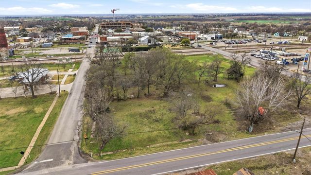 212 E Walnut Street, Celina, TX 75009