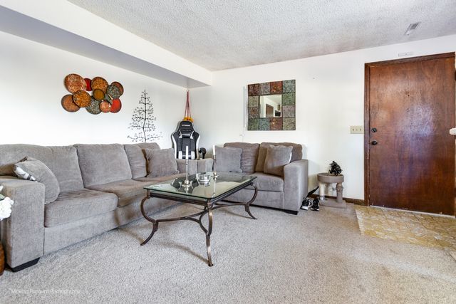 40W815 Big Timber Road, Hampshire, IL 60140