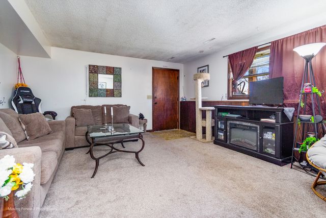 40W815 Big Timber Road, Hampshire, IL 60140