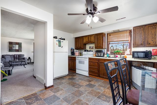 40W815 Big Timber Road, Hampshire, IL 60140