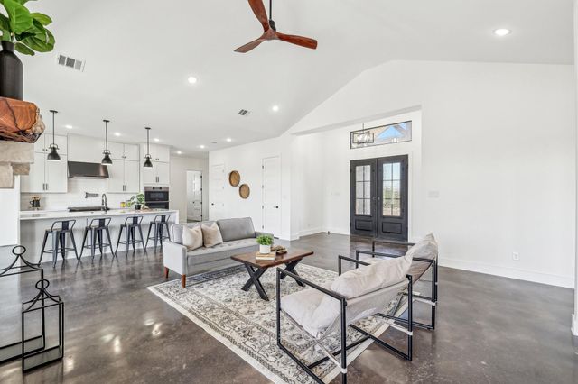 138 Cloudwood Ranch RD, Briggs, TX 78608