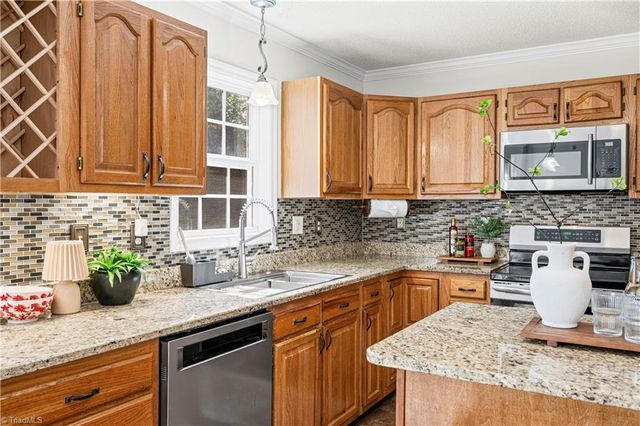 7626 Rolling Oak Court, Clemmons, NC 27012