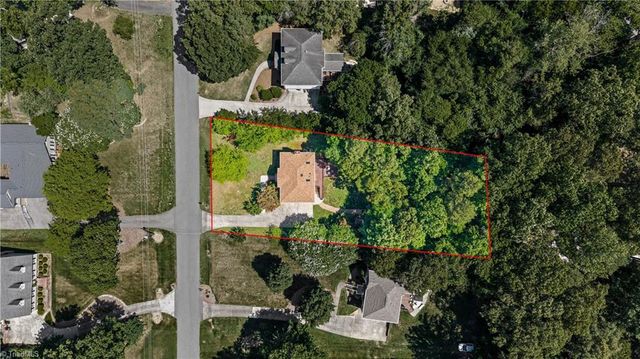 7626 Rolling Oak Court, Clemmons, NC 27012