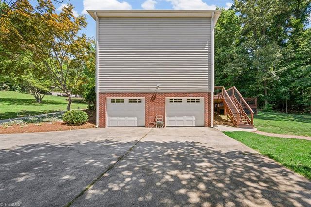 7626 Rolling Oak Court, Clemmons, NC 27012