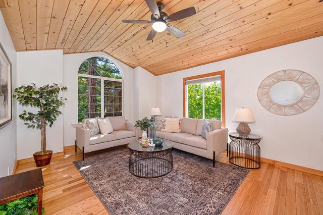 12590 Crimson Ct, Auburn, CA 95603