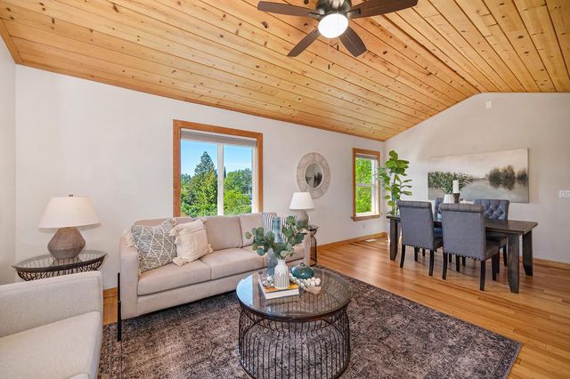 12590 Crimson Ct, Auburn, CA 95603