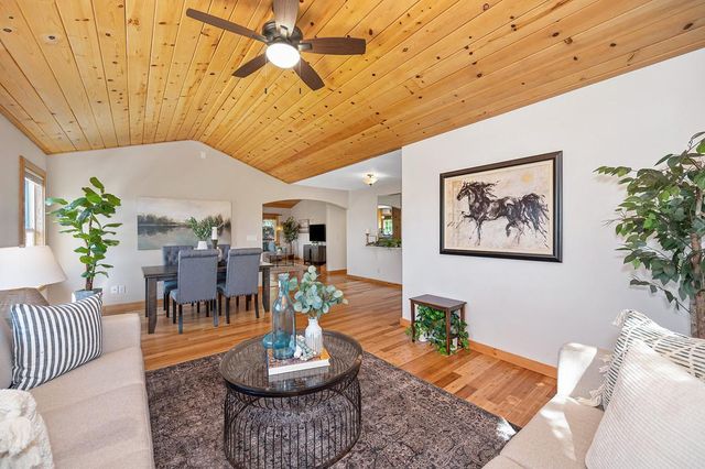 12590 Crimson Ct, Auburn, CA 95603