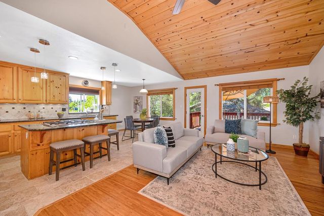 12590 Crimson Ct, Auburn, CA 95603