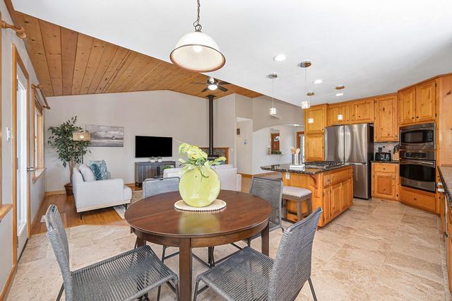 12590 Crimson Ct, Auburn, CA 95603