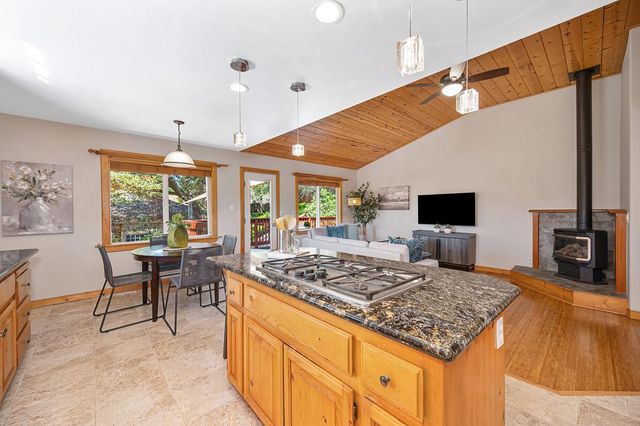 12590 Crimson Ct, Auburn, CA 95603