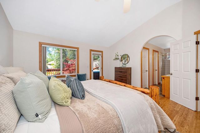 12590 Crimson Ct, Auburn, CA 95603