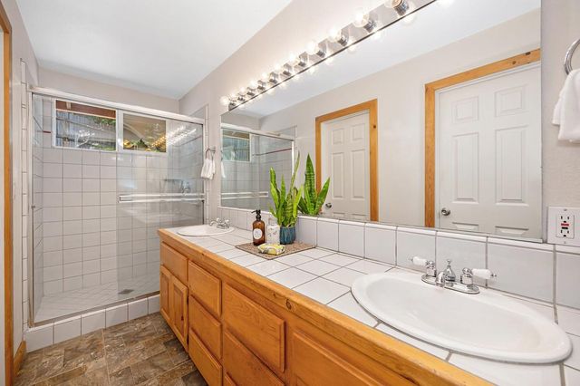 12590 Crimson Ct, Auburn, CA 95603