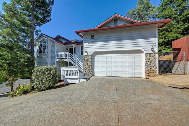 12590 Crimson Ct, Auburn, CA 95603