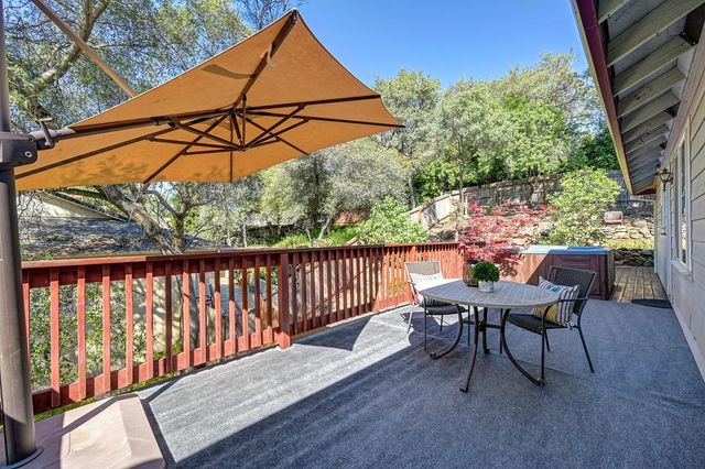 12590 Crimson Ct, Auburn, CA 95603