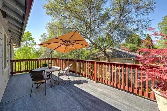 12590 Crimson Ct, Auburn, CA 95603