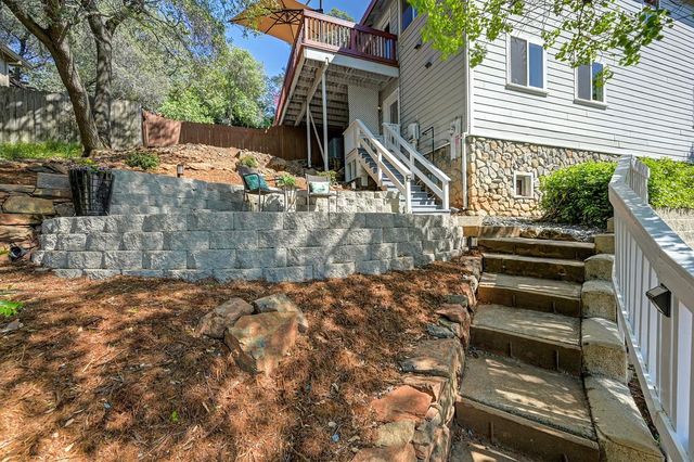 12590 Crimson Ct, Auburn, CA 95603