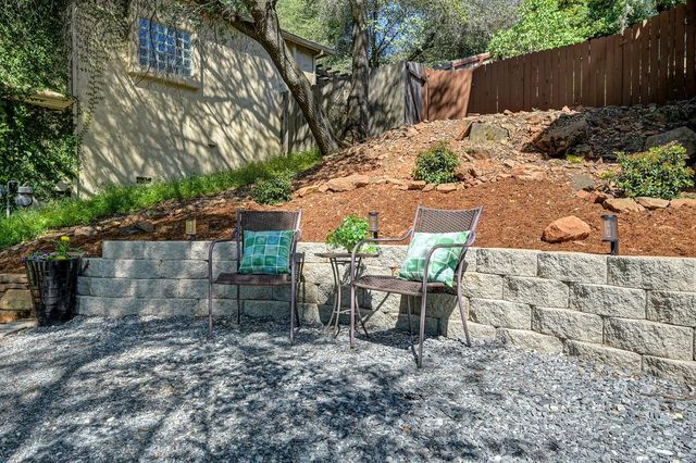 12590 Crimson Ct, Auburn, CA 95603