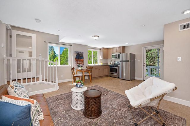 12590 Crimson Ct, Auburn, CA 95603