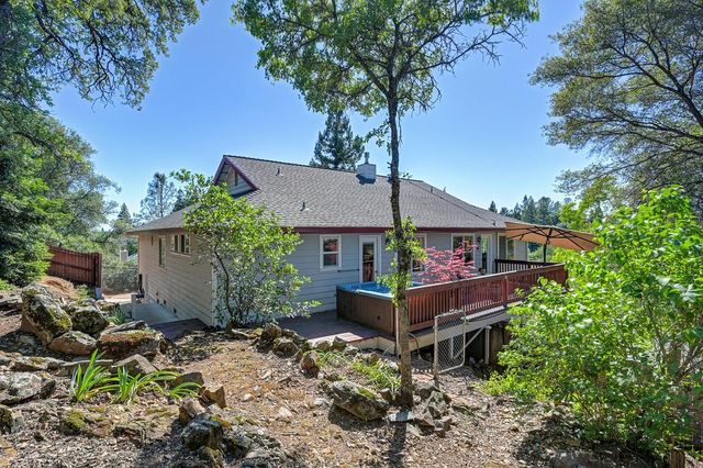 12590 Crimson Ct, Auburn, CA 95603