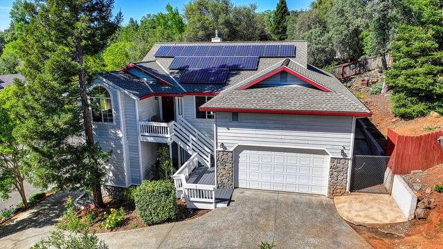 12590 Crimson Ct, Auburn, CA 95603