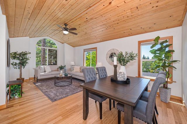 12590 Crimson Ct, Auburn, CA 95603