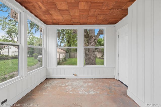 14167 Longacre Street, Detroit, MI 48227