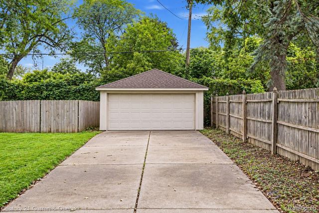 14167 Longacre Street, Detroit, MI 48227