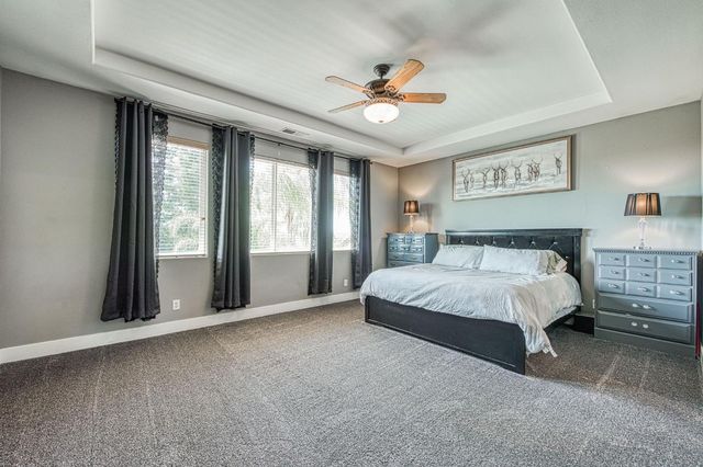 11079 E Mitchell Peak Way, Clovis, CA 93619