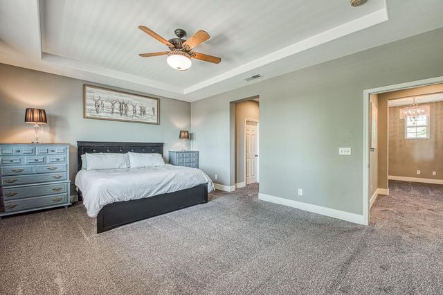 11079 E Mitchell Peak Way, Clovis, CA 93619