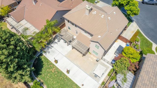 11079 E Mitchell Peak Way, Clovis, CA 93619