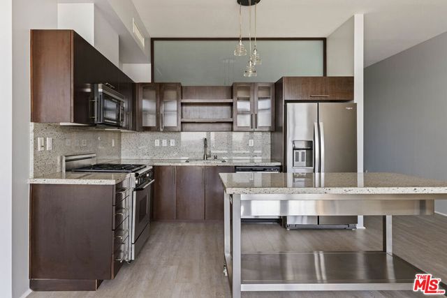1111 S Grand Avenue 1211, Los Angeles, CA 90015