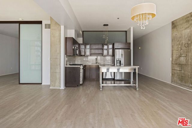 1111 S Grand Avenue 1211, Los Angeles, CA 90015