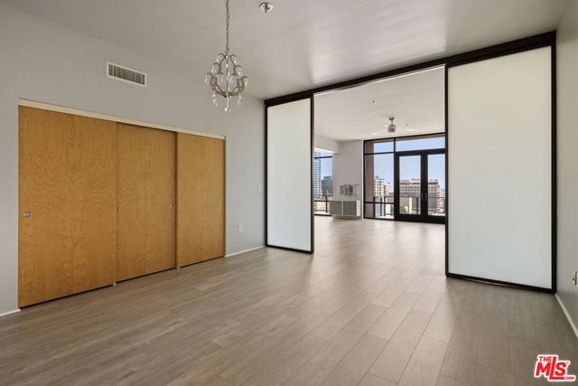 1111 S Grand Avenue 1211, Los Angeles, CA 90015