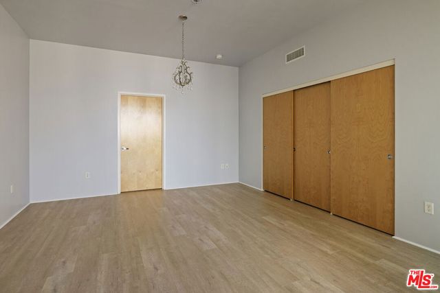 1111 S Grand Avenue 1211, Los Angeles, CA 90015