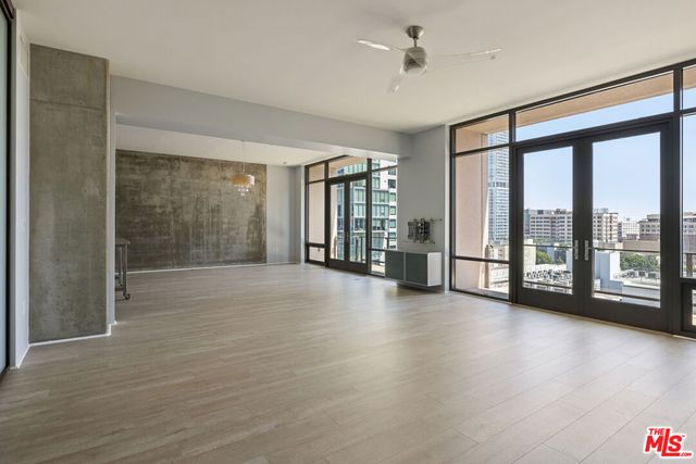 1111 S Grand Avenue 1211, Los Angeles, CA 90015